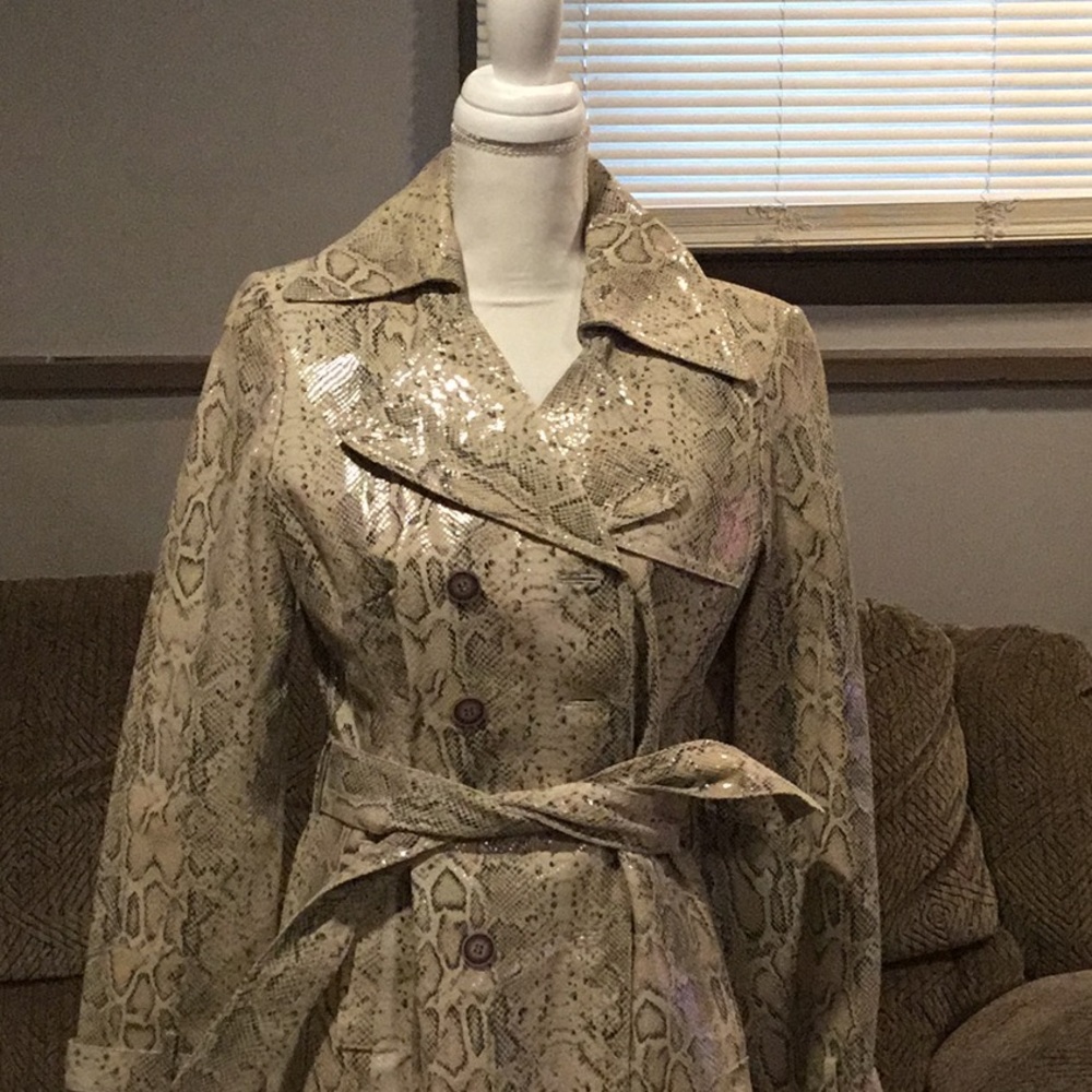 VS2 by Vakko coat with tags